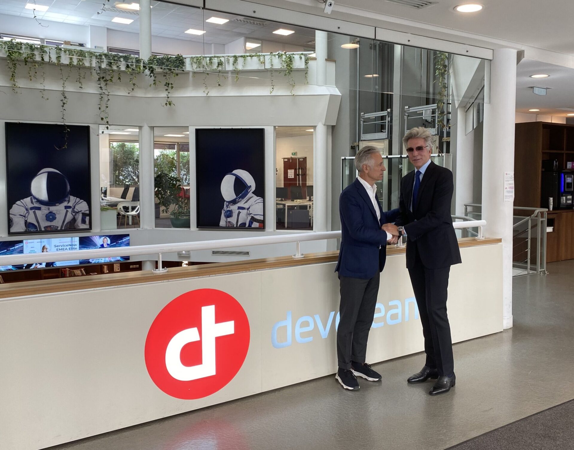 Devoteam and ServiceNow CEOs Stanislas de Bentzmann and Bill McDermott celebrate a momentous meeting at Devoteam Headquarters