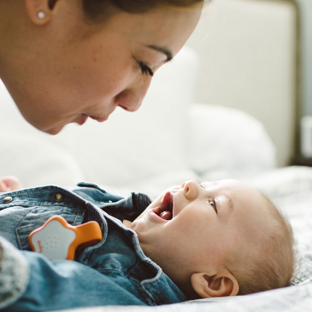 The Starling word counter has a clip-on sensor that can be attached to the child’s clothes.