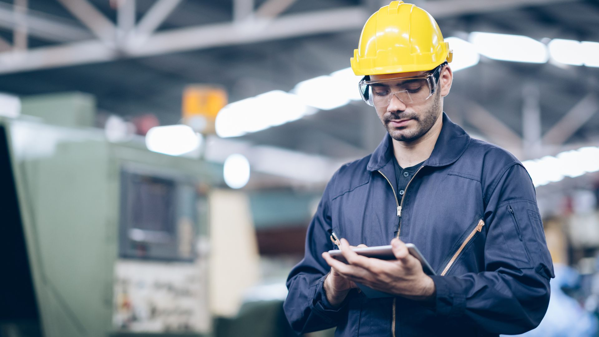 Top 3 ways ServiceNow FSM can reduce manufacturing downtime